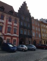 Вход в темном здании