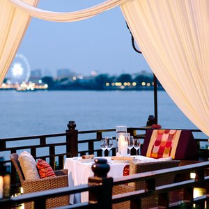 Anantara Riverside Bangkok Resort, hotel in Bangkok