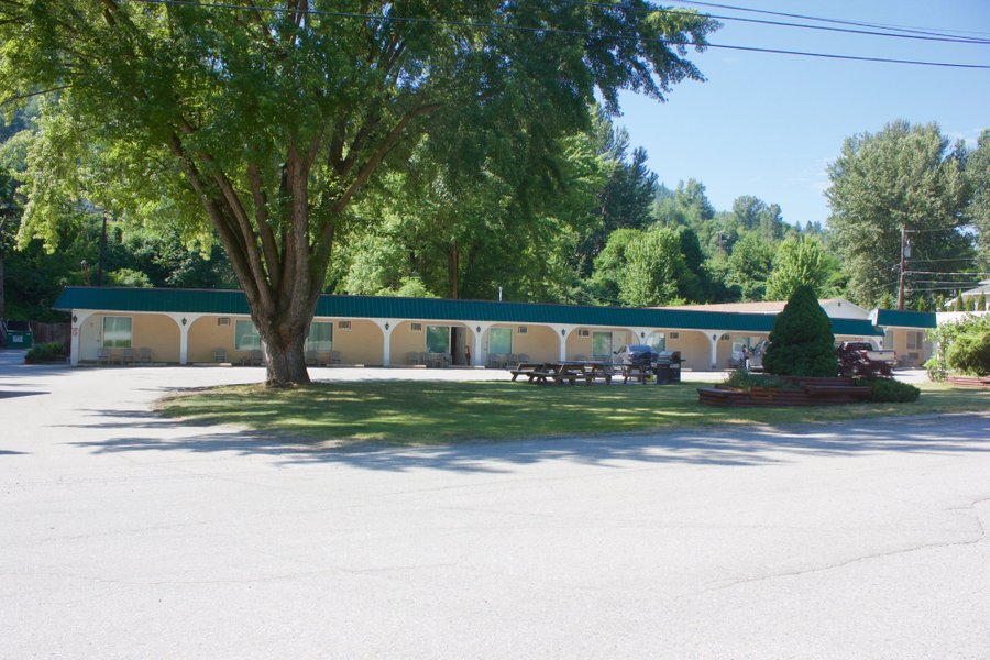 Ray Lyn Motel British Columbia Canada