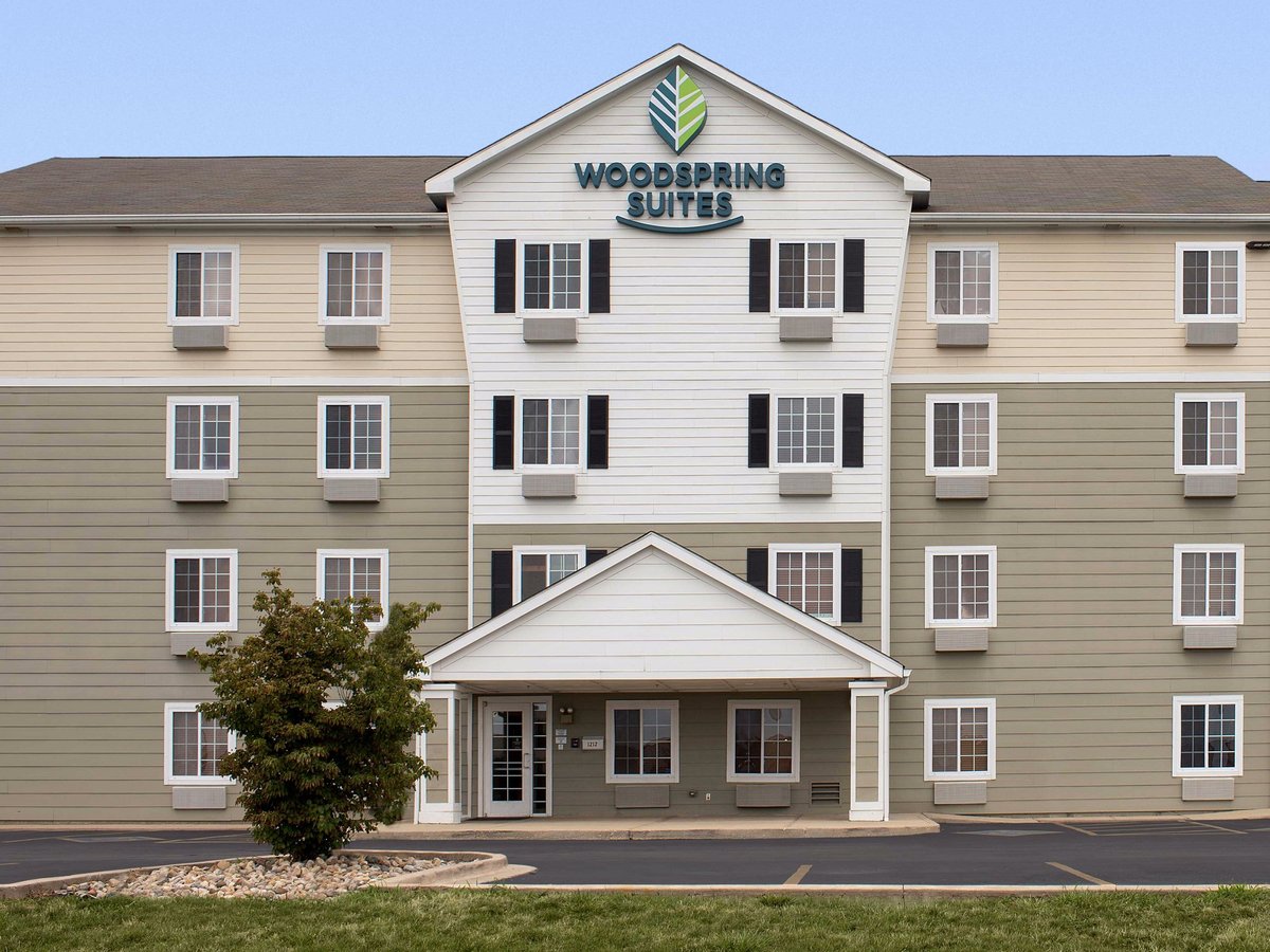 WOODSPRING SUITES CHAMPAIGN URBANA $80 ($̶1̶0̶5̶) - Prices & Hotel ...