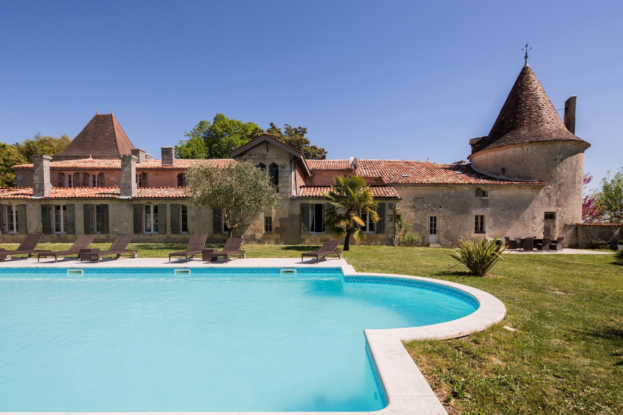 CHÂTEAU DE PUYRIGAUD B&B (Leoville) : Tarifs 2024 Et 39 Avis