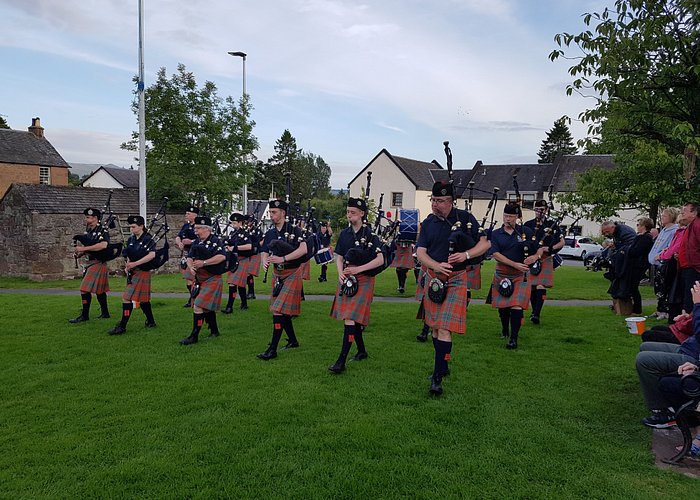 The Strathendrick pipe band visit Drymen every Thursday night between 7-8 and play in the square