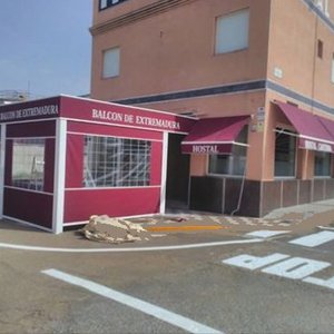 L'extérieur du bar-hôtel