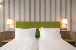 Room & Suite