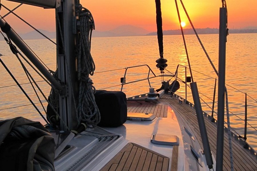 horizon yachts boat tours kleftiko milos island