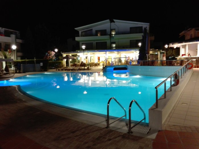 POSEIDON PALACE - Prices & Hotel Reviews (Kaminia, Greece)