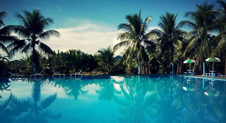 Piscina da área externa, com temperatura de 26°