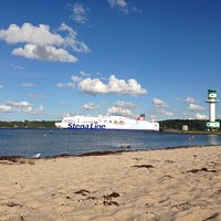 Die StenaLine beim Auslaufen aus der Kieler Förde