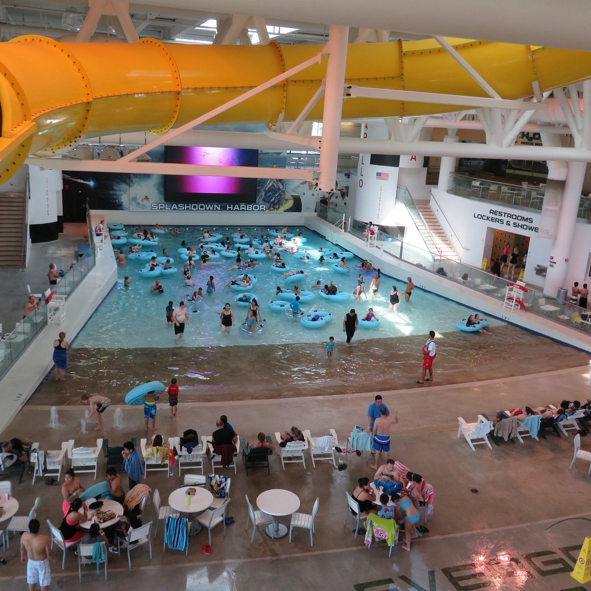 WINGS AND WAVES WATERPARK (McMinnville) Qué SABER antes de ir