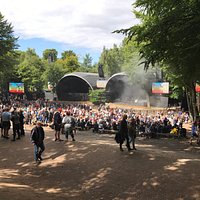 Bøgescenen om søndagen