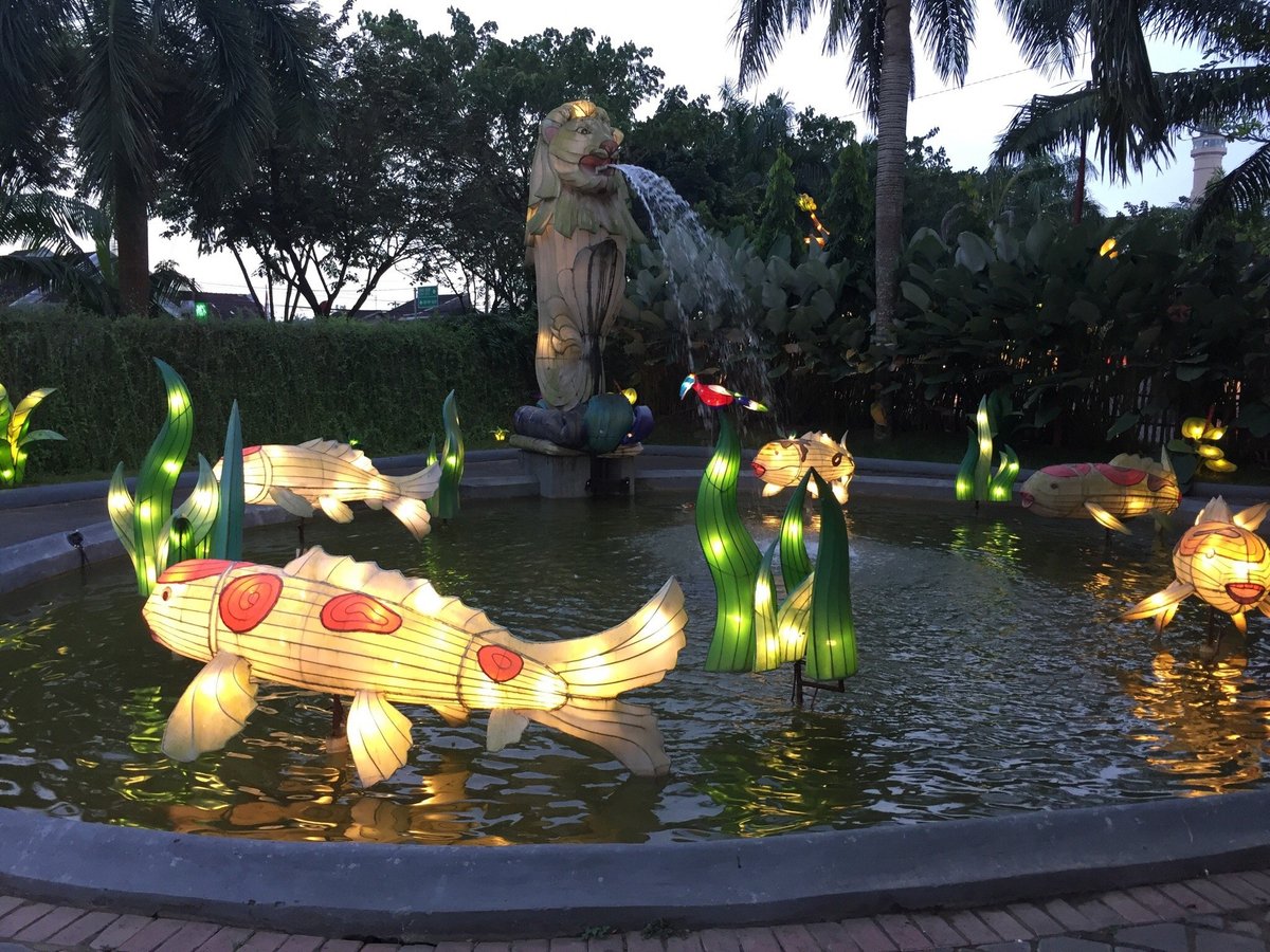 Taman Lampion Mahakam (Samarinda, Indonesia) - Review - Tripadvisor