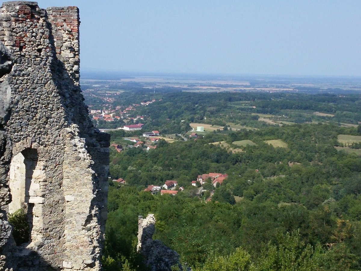 The impressive fortress above Orahovica worth visiting