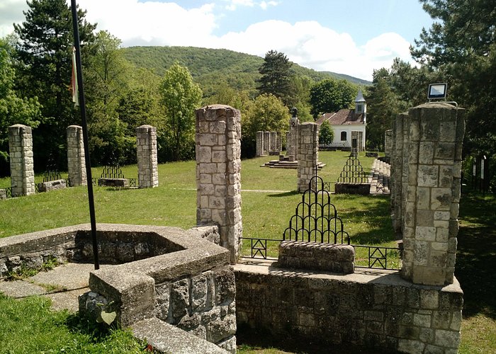 Memorial on Calvary Hill, Zebegeny
