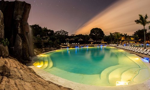 Majestuosas piscinas Amboró