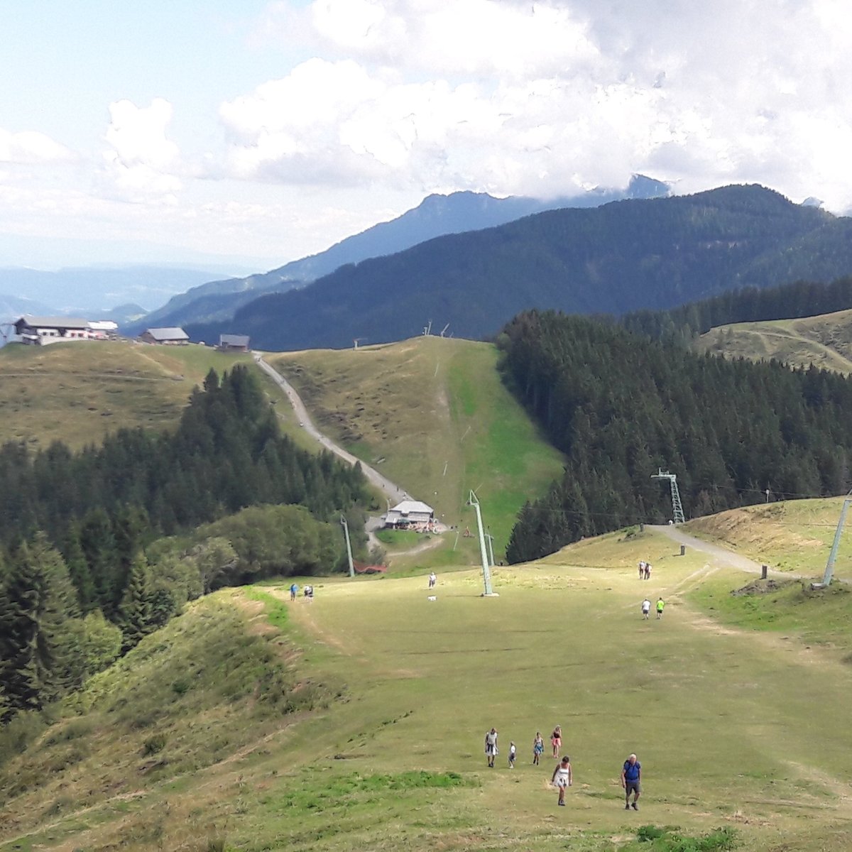 Подъем на машине на Kranjska Gora Словения