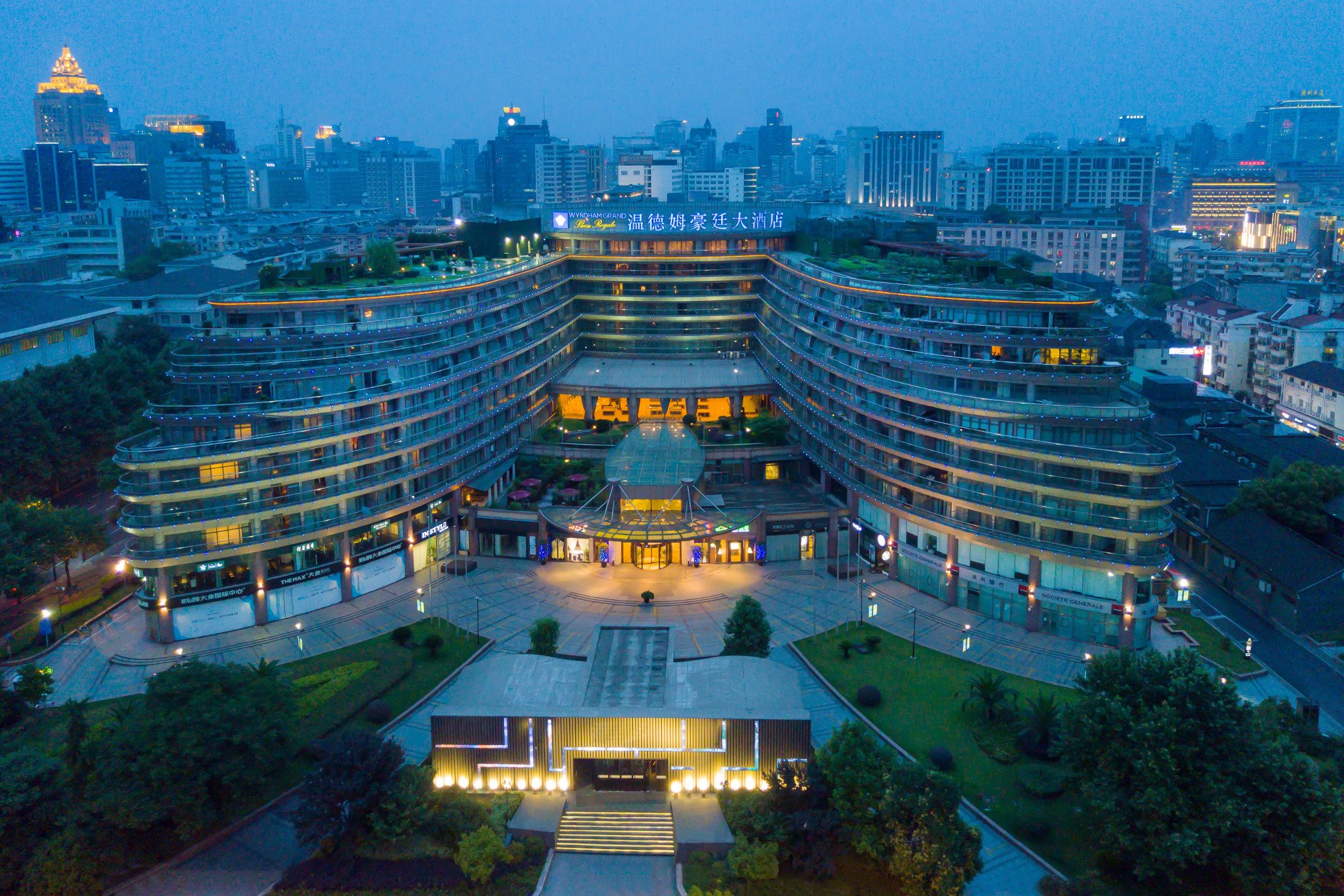 Hotel photo 2 of Wyndham Grand Plaza Royale Hangzhou.