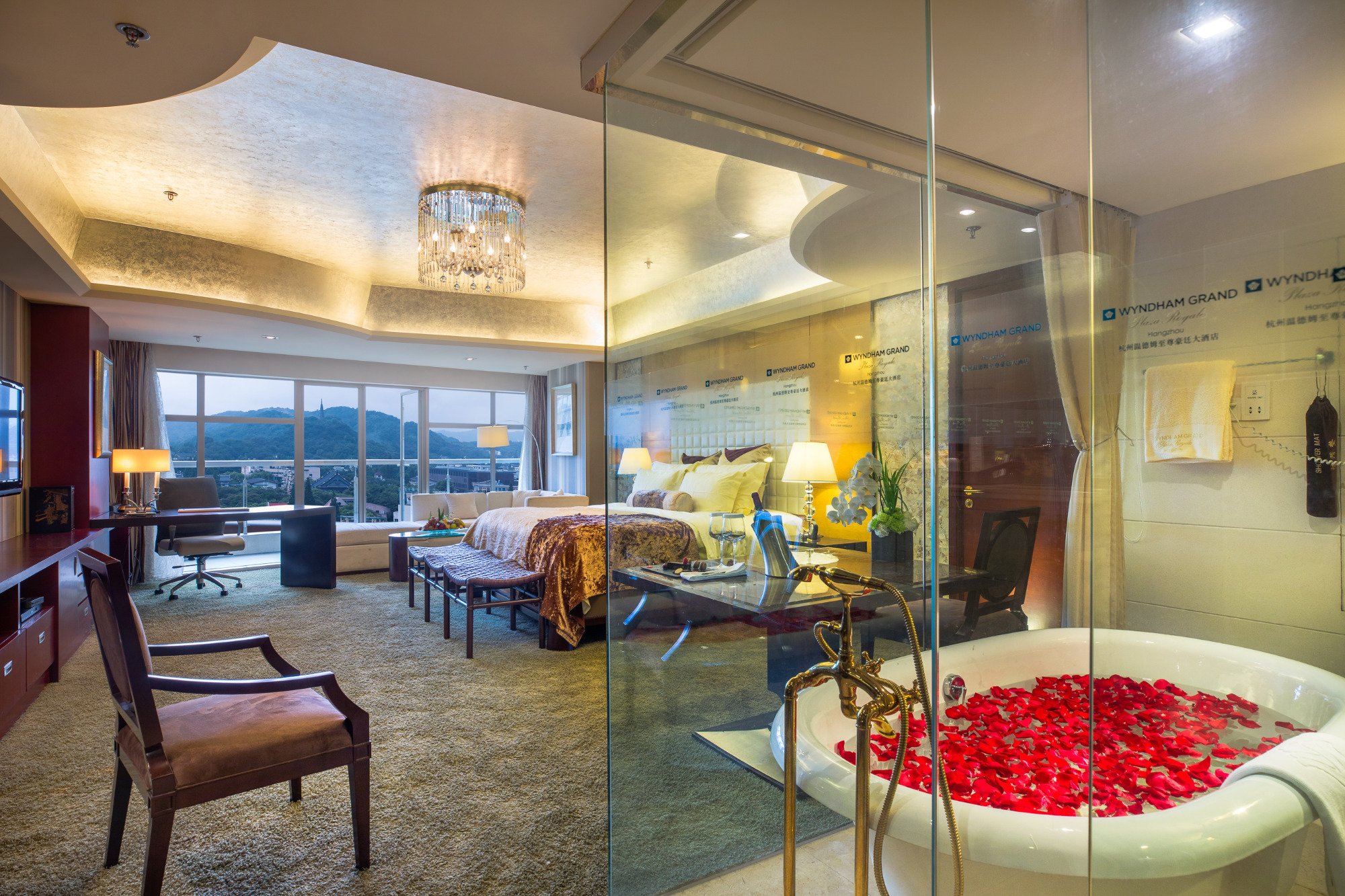 Hotel photo 12 of Wyndham Grand Plaza Royale Hangzhou.