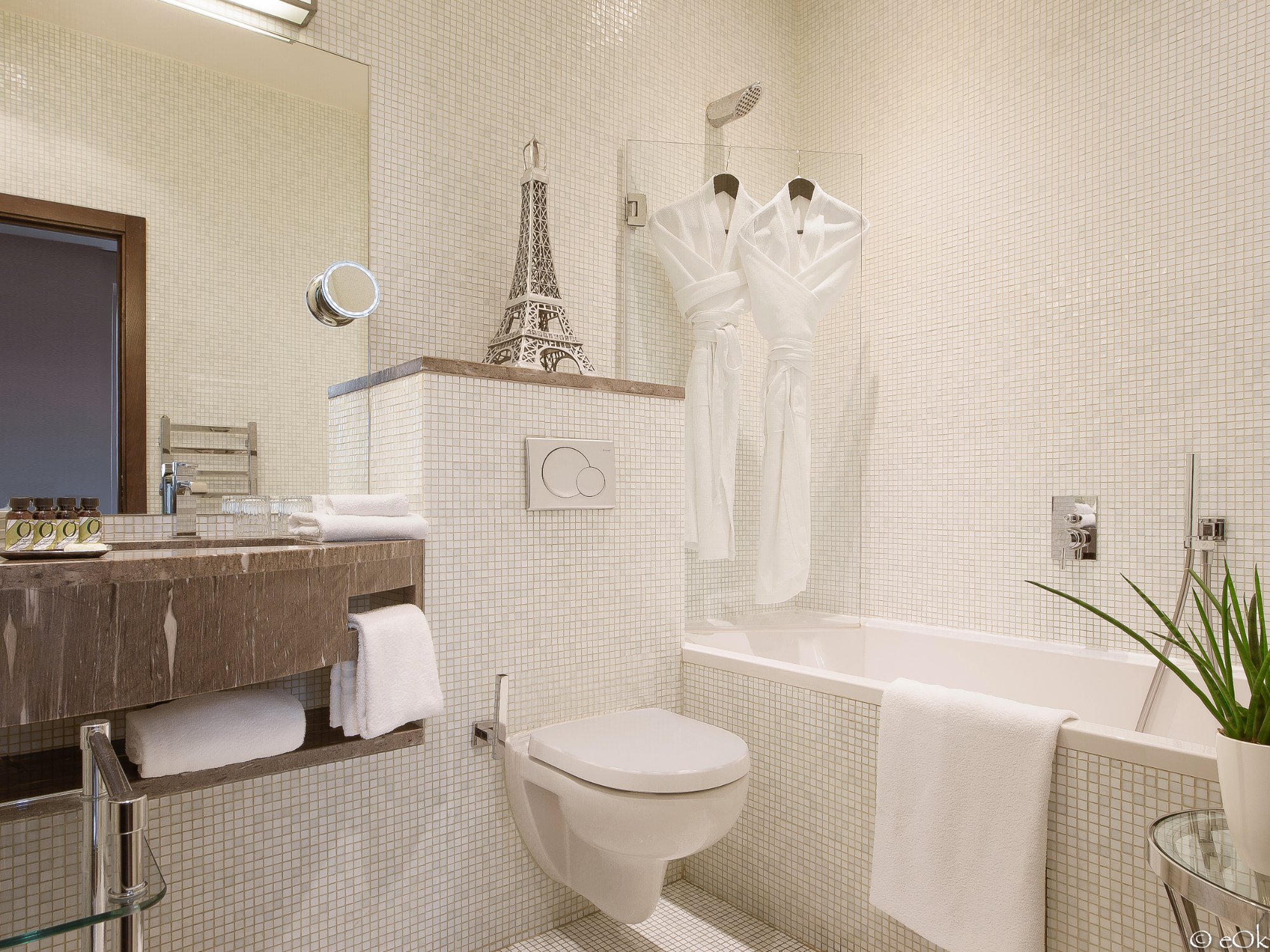 B MONTMARTRE HOTEL (Paris, France) : Tarifs 2024 Et 400 Avis