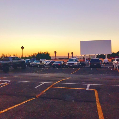 paramount drive in theatres location