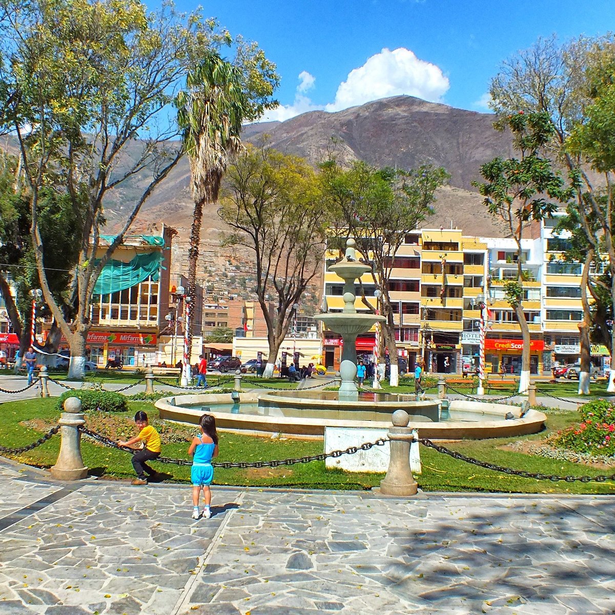 PLAZA DE ARMAS DE SAN PABLO DE PILLAO HUÁNUCO PERÚ