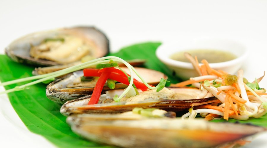 BBQ green lipped mussels.