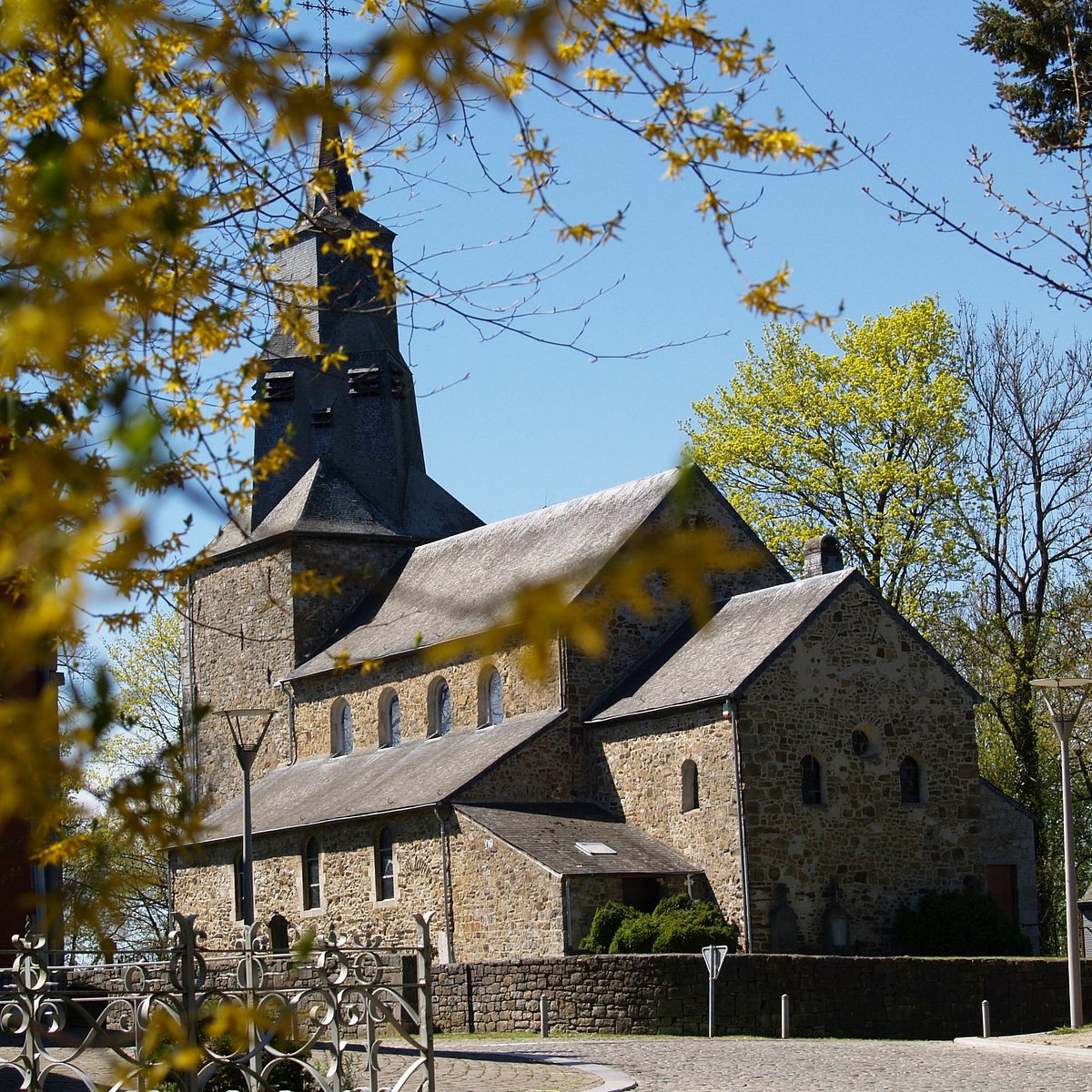 Церкви люксембурга. Люксембург (провинция). Marche-en-Famenne, Belgium.