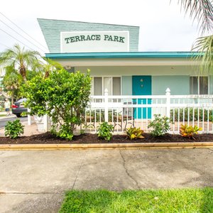 Terrace Park Suites, hotel in St. Petersburg