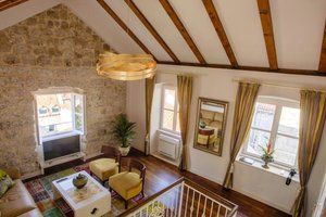 Room & Suite