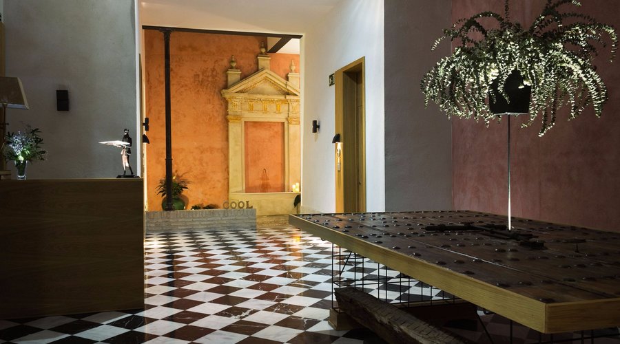 lobby