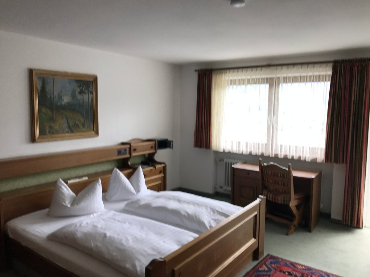 Hotel Vier Jahreszeiten Berchtesgaden Rooms: Pictures & Reviews ...