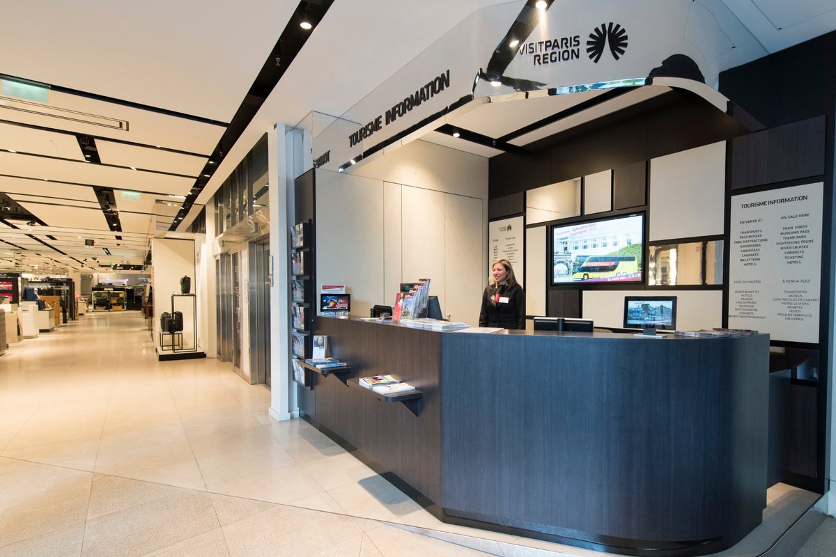 Tourist Information Desk Galeries Lafayette Homme Paris Lo Que Se Debe Saber Antes De Viajar Tripadvisor