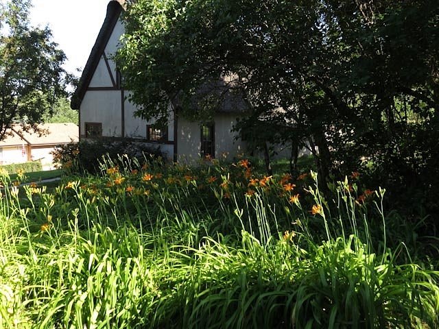 Shakespeare Garden & Anne Hathaway Cottage image