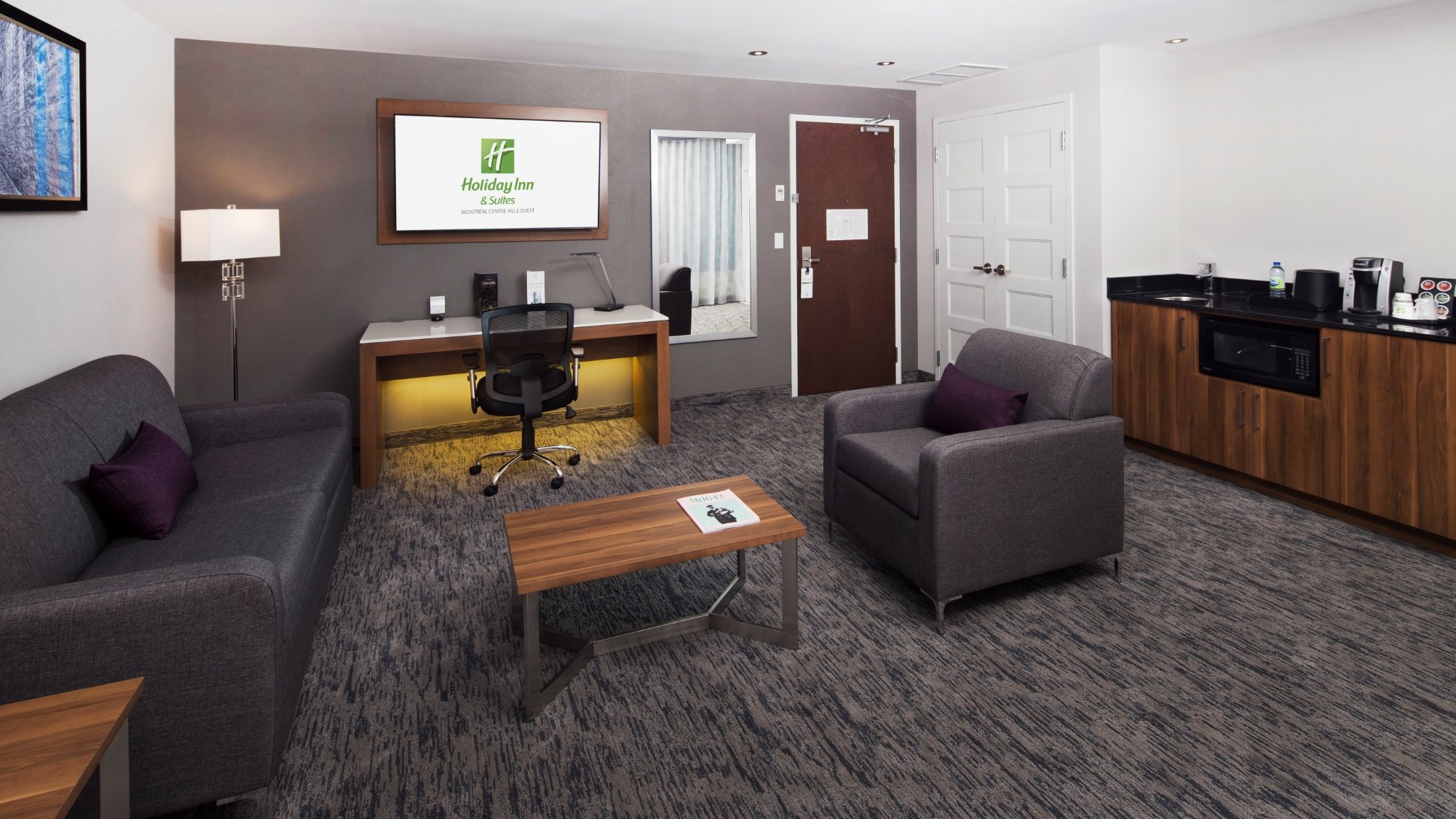 HOLIDAY INN SUITES MONTREAL CENTRE VILLE OUEST AN IHG HOTEL   Holiday Inn Hotel Suites 