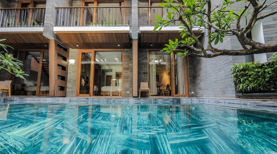 Tầng 1 có 3 căn Pool view . Tầm nhìn đẹp,có thể tiếp cận bằng một lối riêng với hồ
