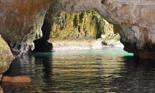 One of the entrances to Baras Cave