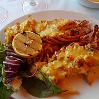 Lobster thermidor in mustard sauce