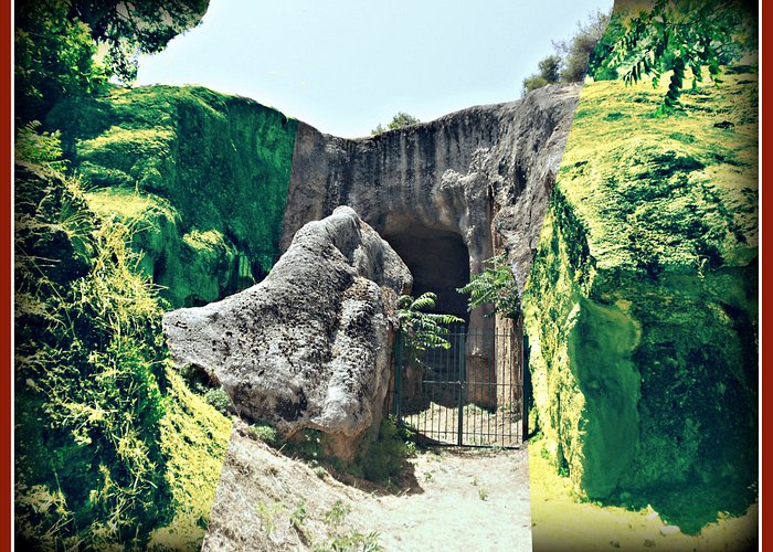 Μυκηναϊκοί θαλαμοειδείς τάφοι στο λόφο Μεγάλο Καστέλλι