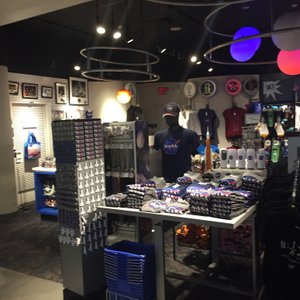 FOREVER 21 - 50 Photos & 16 Reviews - 4200 Conroy Rd, Orlando