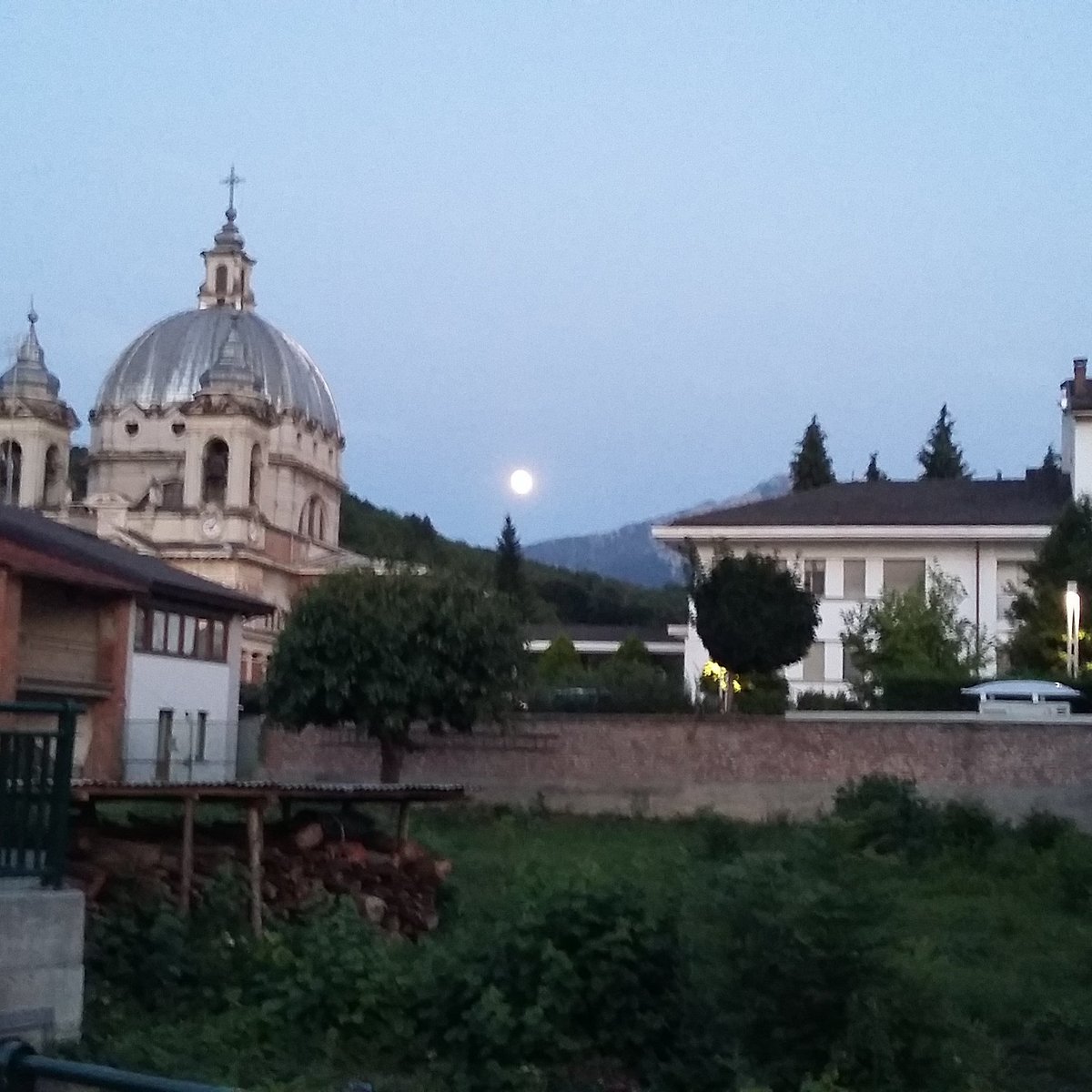 Santuario Della Madonna Della Medaglia Miracolosa Santuario Della Madonna Della Medaglia Miracolosa - 보베스 - Santuario