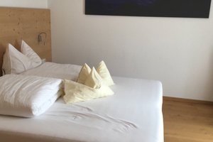 Room & Suite