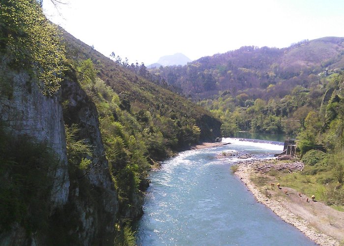 río al final de la ruta