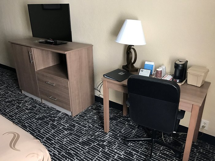 QUALITY INN NEAR PIMLICO RACETRACK 71 (̶7̶8̶) Prices & Hotel