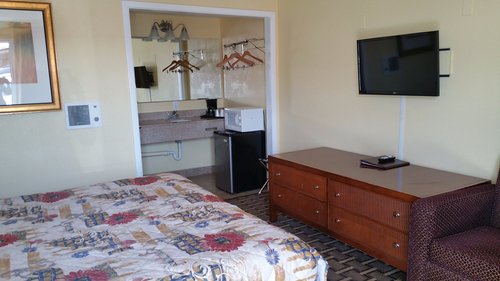 EXECUTIVE INN & SUITES $108 - Prices & Hotel Reviews - Lakeview, Oregon