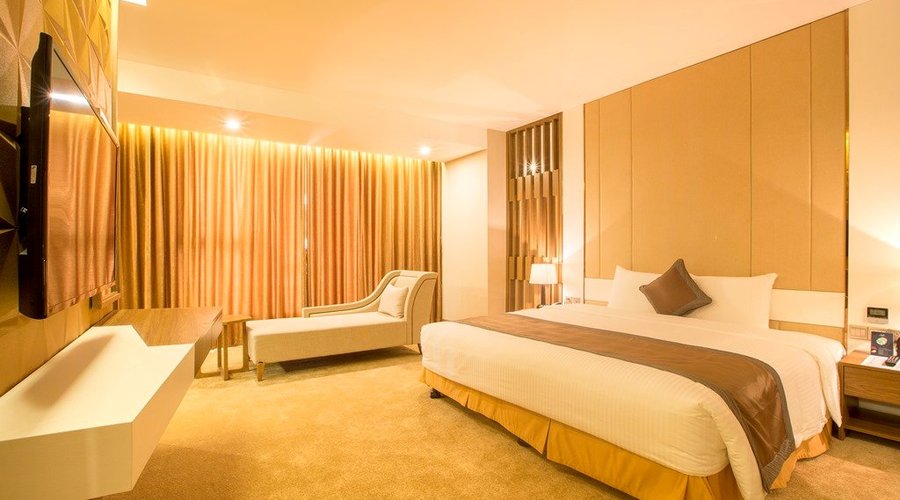 Deluxe King Room