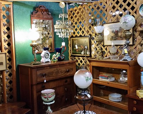 Consignment World & Antiques of Cadiz - Lake Barkley and Cadiz KY