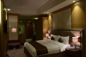 Room & Suite