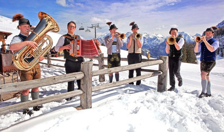 Im März findet D A S Musikevent in der Almenwelt Lofer statt: Carven-Ziachn-Zithern