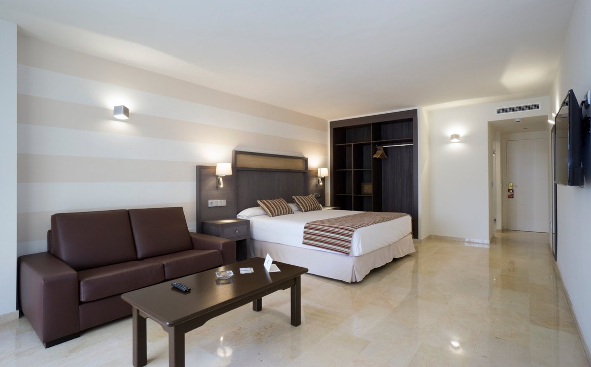 MS Aguamarina Suites Rooms: Pictures & Reviews - Tripadvisor