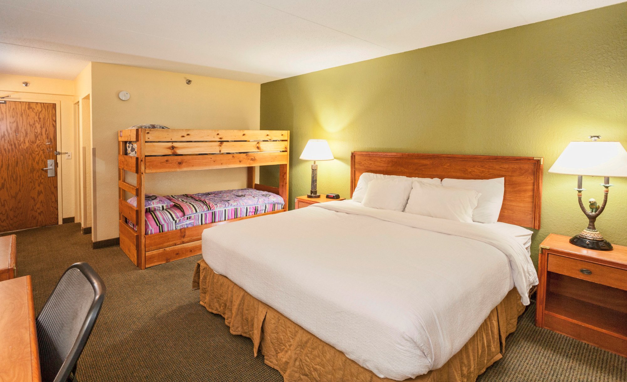 EDGEWATER HOTEL AND WATERPARK Updated 2024 Prices Reviews Duluth MN   Guest Room With Bunk 