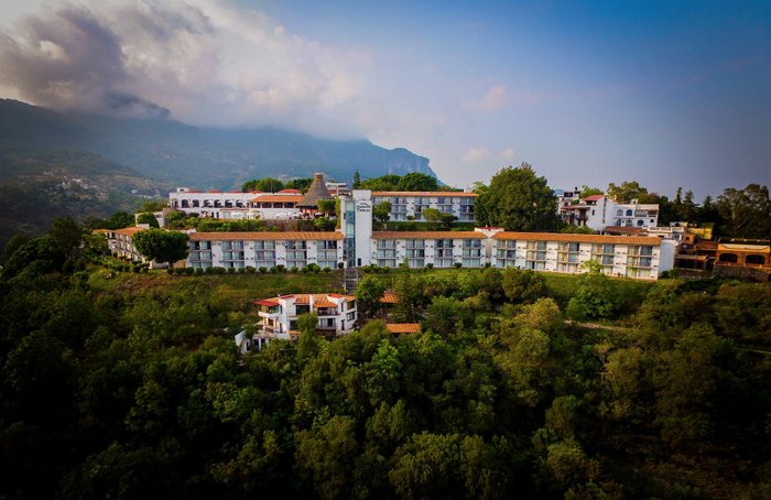 Aprender acerca 109+ imagen montetaxco resort & country club